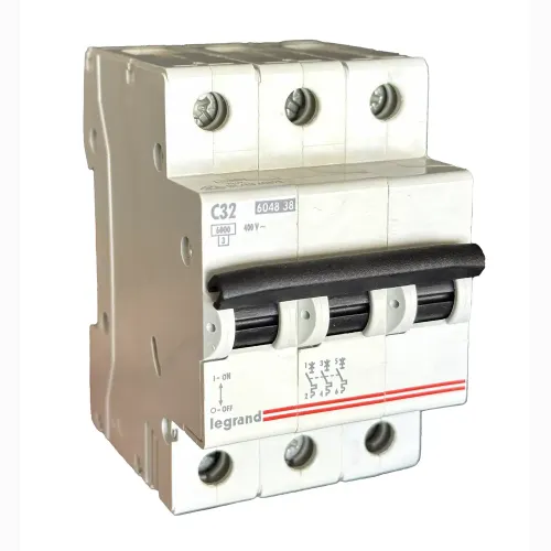 Legrand Автоматический выключатель 3P 32А С 6kA, 604838, серия LR Legrand Автоматический выключатель 3P 32А С 6kA, 604838, серия LR